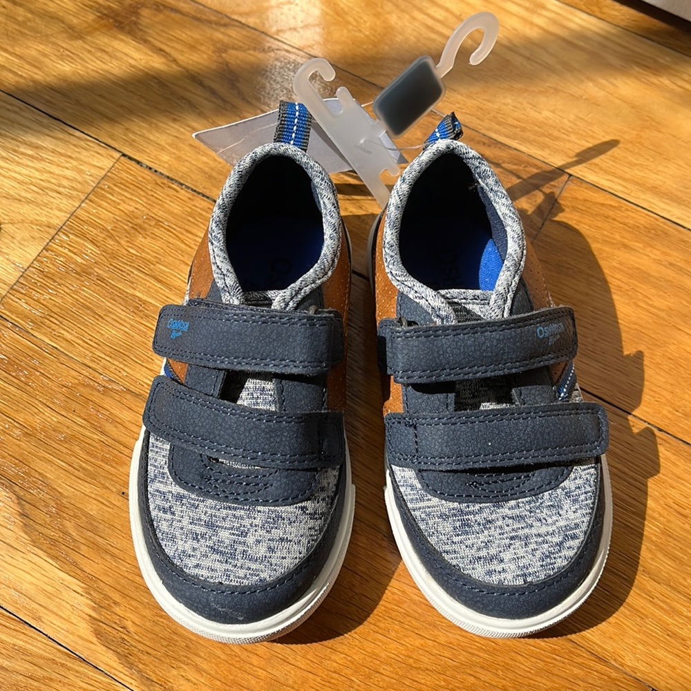 NWT Carter’s sneakers with Velcro straps